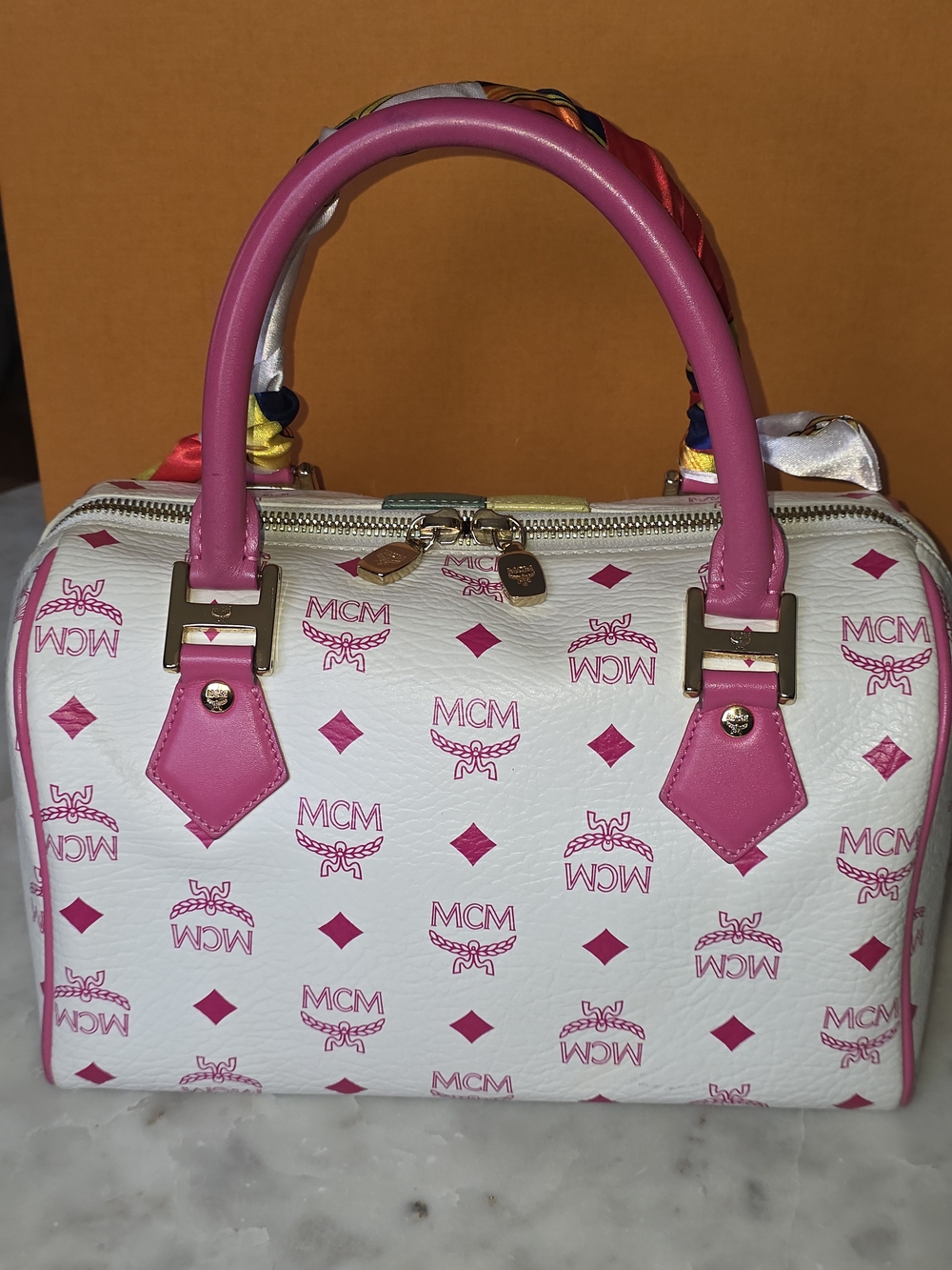 MCM Princess Lion White Satchel with Pink Handles & Trim W/ Gold Hardware - Picture 3 of 14